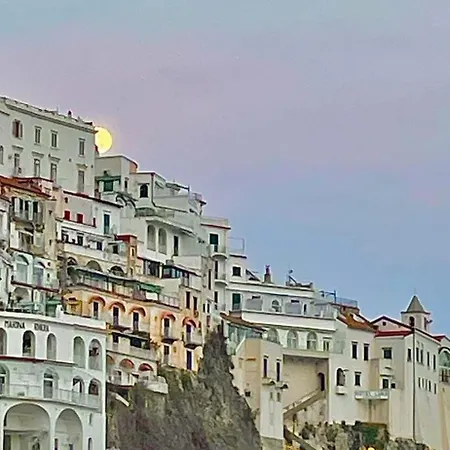 Апартаменты Il Paradiso Degli Dei 2 *