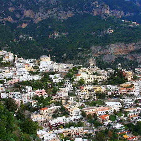 Апартаменты Il Paradiso Degli Dei 2 *